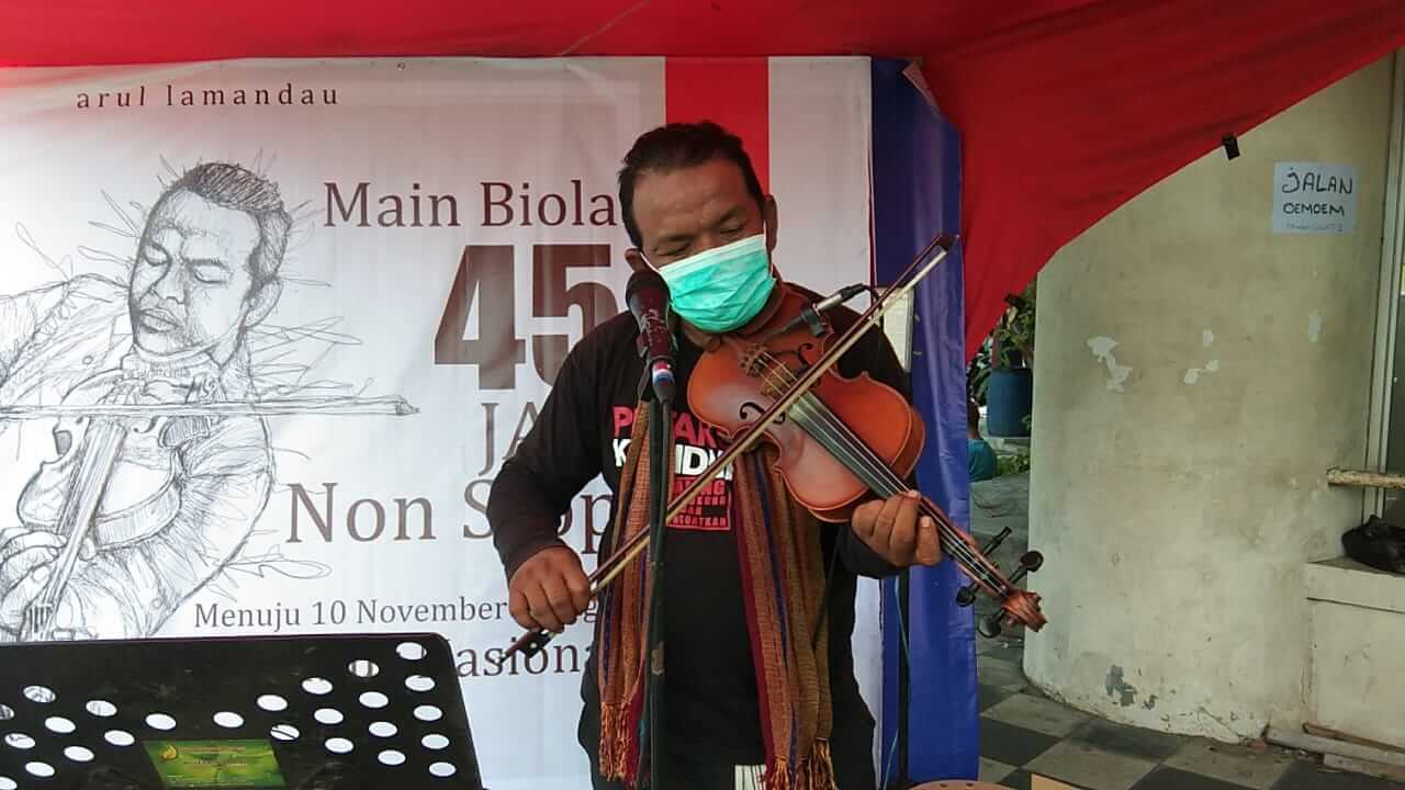 Jelang Peringatan Hari Pahlawan, Seniman Surabaya Mainkan Musik Biola 45 Jam Nonstop