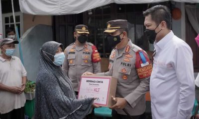 KLT Official bagi Ribuan Paket Sembako untuk Warga Jakarta dan Surabaya