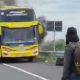 Bus Pariwisata Membawa 48 Penumpang Terbakar di Tol Pandaan - Malang