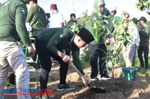 Peringati HMPI 2022, Gubernur Jatim bersama Bupati Arifin Tanam Pohon di Bekas Lahan Tambang di Trenggalek